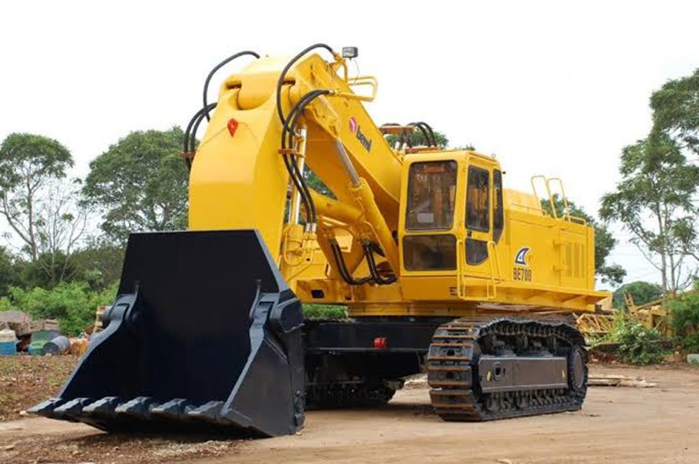desi-machines-beml-excavator-be700-featured