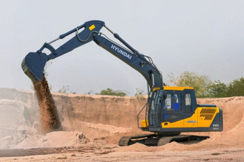 Hyundai R140L Smart Plus