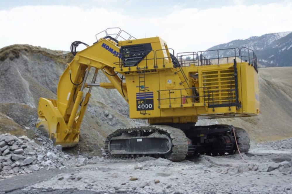 desi-machines-komatsu-mining-excavator-pc4000-6-featured