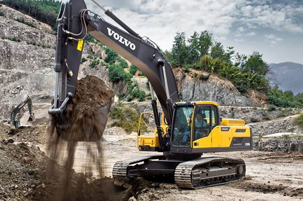 desi-machines-volvo-excavator-ec300d-featured