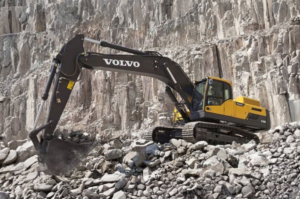 desi-machines-volvo-excavator-ec350d-featured
