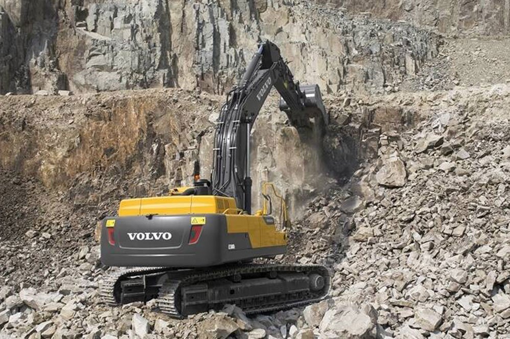 desi-machines-volvo-excavator-ec380d-featured