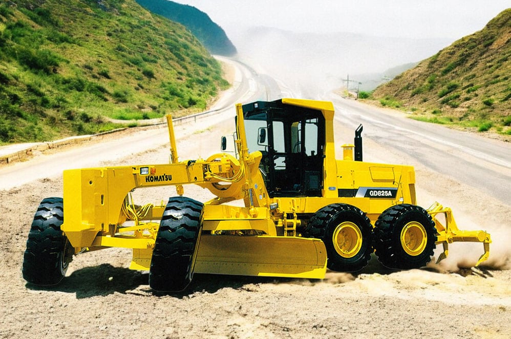 Komatsu GD825A-2